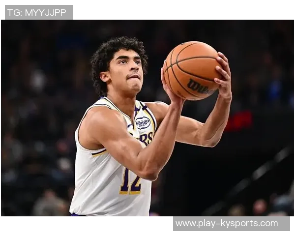 浓眉称赞克里斯蒂多才多艺自信心提升显著助力球队表现